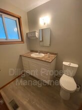 927 Ellesmere Ave in Peterborough, ON - Building Photo - Building Photo