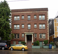 Volunteer Park Apartments in Seattle, WA - Building Photo - Building Photo