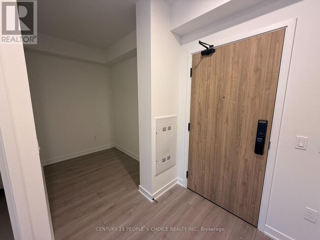 1 Fairview Rd E in Mississauga, ON - Building Photo - Building Photo