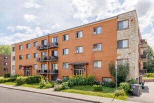 2140 Keller Boul in St. Laurent, QC - Building Photo