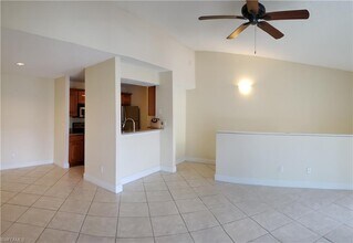 194 Santa Clara Dr in Naples, FL - Building Photo - Building Photo