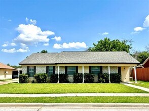 2005 Cedarwood Dr in Carrollton, TX - Building Photo - Building Photo