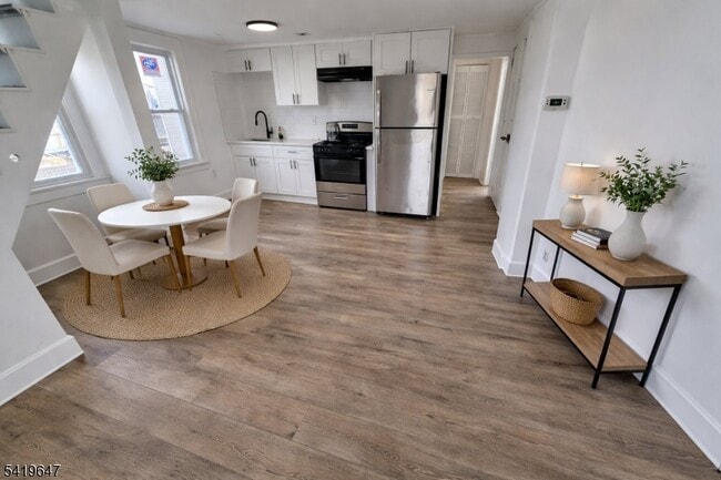 property at 611 New York Ave