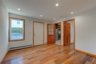 32 N Maryland Ave in Port Washington, NY - Building Photo - Building Photo