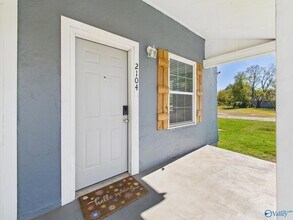 2104 Levert St NE in Huntsville, AL - Building Photo - Building Photo