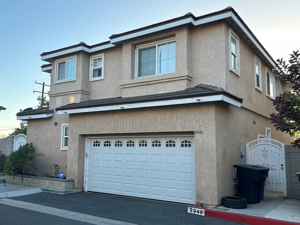 8940 Deira Ln in Anaheim, CA - Building Photo