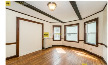 50-52 Hobson St, Unit 1 in Boston, MA - Foto de edificio - Building Photo