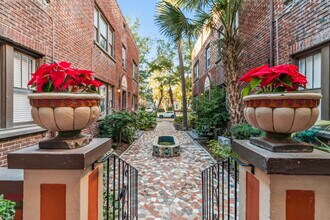 2738 Riverside in Jacksonville, FL - Foto de edificio - Building Photo