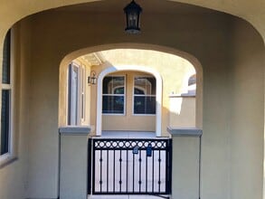 122 Chantilly in Irvine, CA - Building Photo - Building Photo