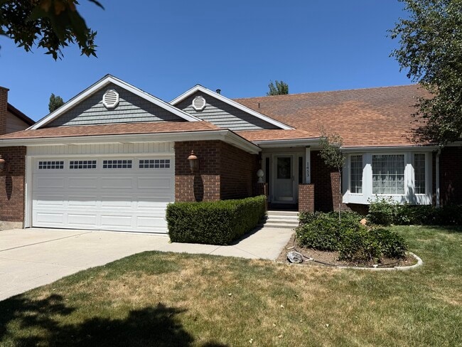 property at 1453 E Vintry Cir