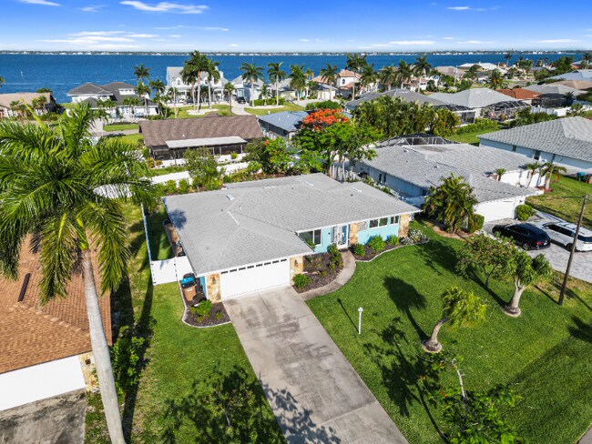 3311 SE 22nd Ave in Cape Coral, FL - Building Photo - Building Photo