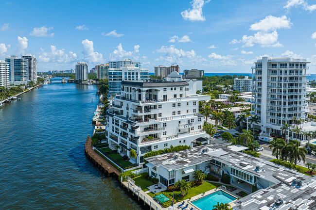 La Cascade in Fort Lauderdale, FL - Foto de edificio - Building Photo