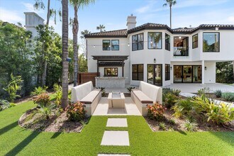 17437 Oak Creek Ct in Encino, CA - Building Photo - Building Photo