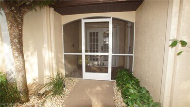 9856 Costa Mesa Ln in Bonita Springs, FL - Foto de edificio - Building Photo
