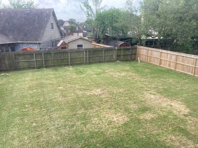 10914 Spruce Dr N in La Porte, TX - Building Photo - Building Photo