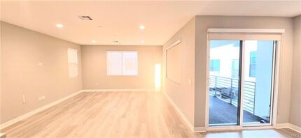 2120 Sagebrush Walk in Gardena, CA - Building Photo - Building Photo