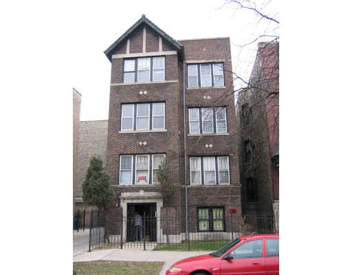 2121 N Kedzie Blvd in Chicago, IL - Building Photo