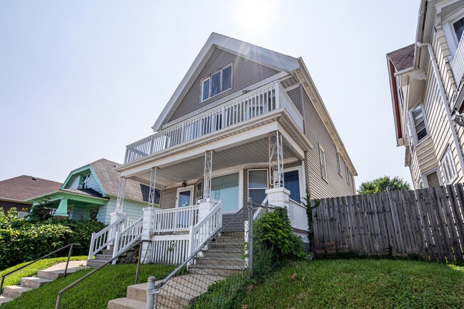 property at 3315 N Holton St