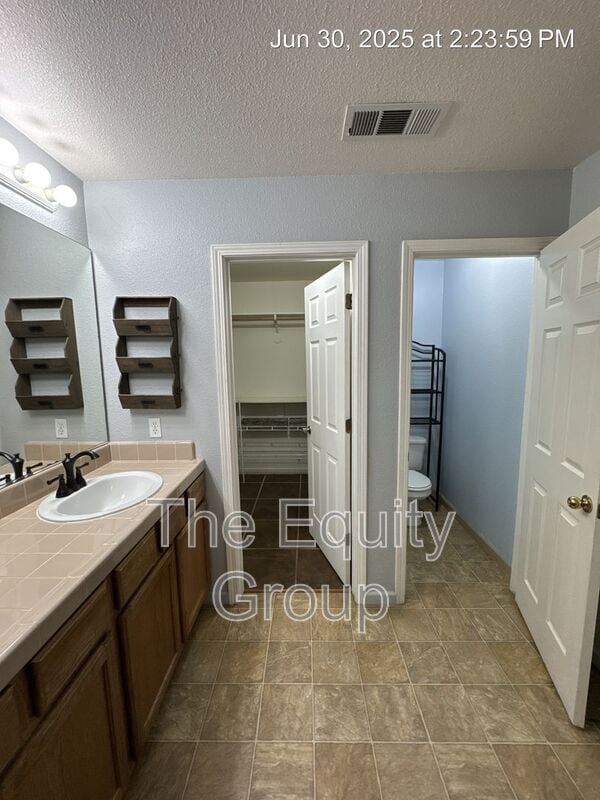 3603 N Minden Ct in Visalia, CA - Building Photo - Building Photo