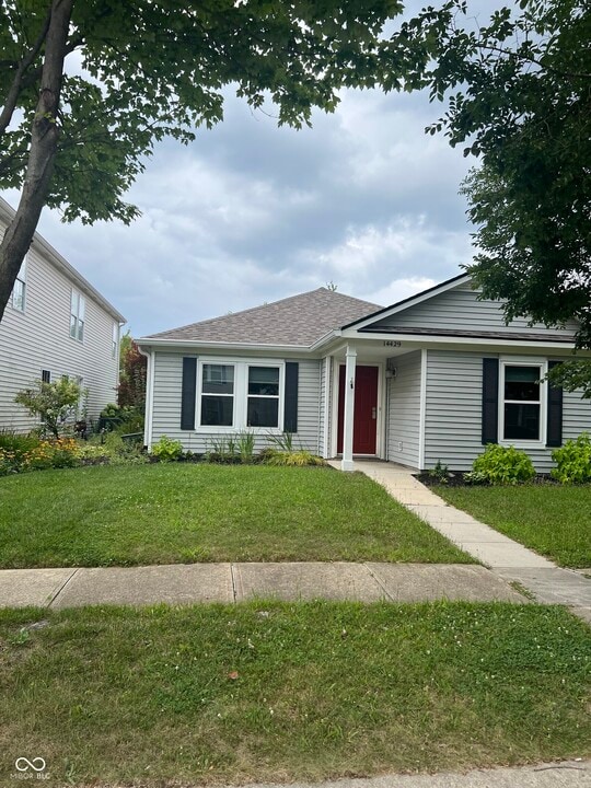 14429 Banister Dr in Noblesville, IN - Building Photo