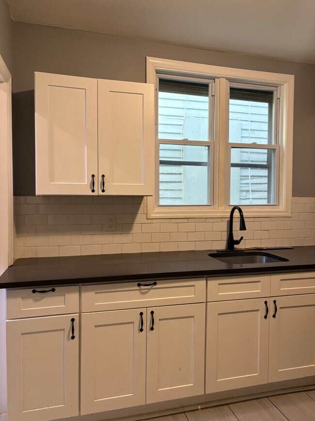 18 N 19th St in East Orange, NJ - Building Photo - Building Photo