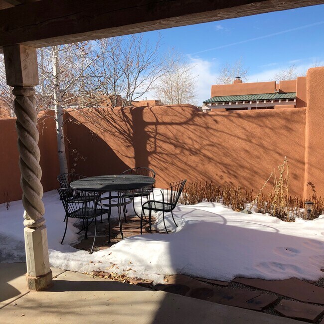 8 Cresta de Luna RoadUnit 9 in El Prado, NM - Building Photo - Building Photo