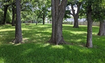 7472 Love Cir in Fort Worth, TX - Building Photo - Building Photo