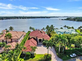 19022 Loxahatchee River Rd in Jupiter, FL - Building Photo