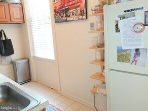 2043 Mt Vernon St in Philadelphia, PA - Building Photo - Building Photo