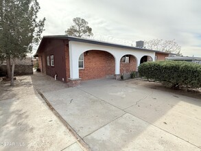 317 Olivia Cir in El Paso, TX - Foto de edificio - Building Photo