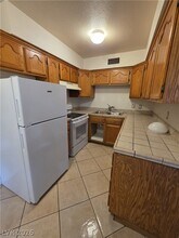 412 W Monroe Ave in Las Vegas, NV - Building Photo - Building Photo