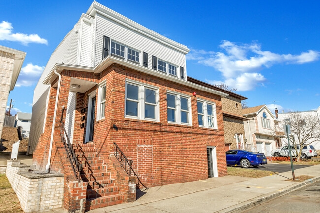 141 Westminster Pl, Unit 1, Unit 1