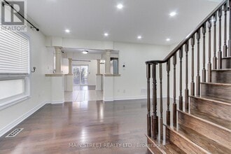 73 Four Seasons Crescent in East Gwillimbury, ON - Building Photo - Building Photo