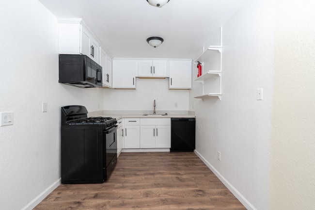 526 Greystone Ln