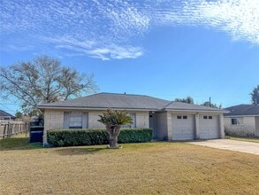 1727 Junker St in Rosenberg, TX - Building Photo - Building Photo