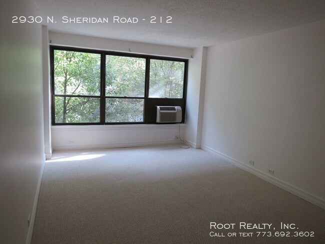 2930 N Sheridan Rd-Unit -212 in Chicago, IL - Building Photo - Building Photo