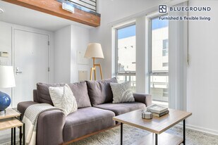 4133 Redwood Ave in Los Angeles, CA - Building Photo