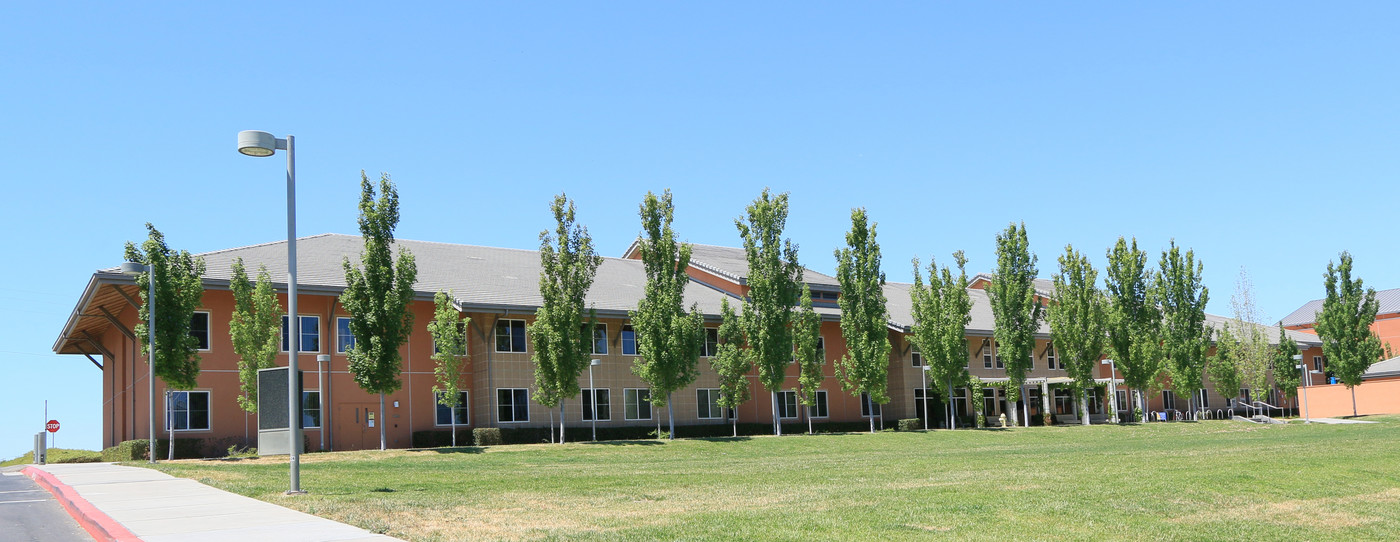 Sierra Terraces II in Merced, CA - Building Photo