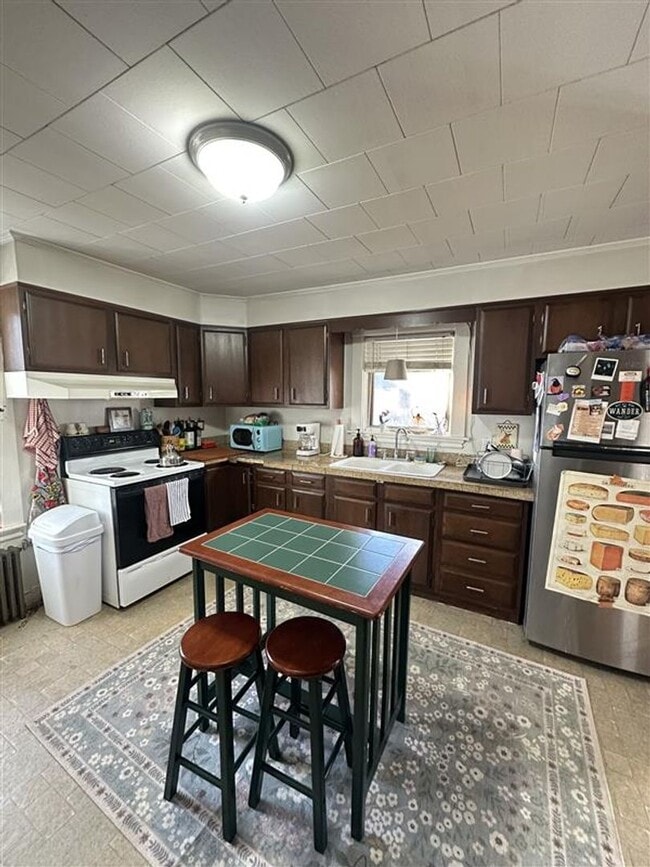 19 Oak St in Orono, ME - Building Photo - Building Photo