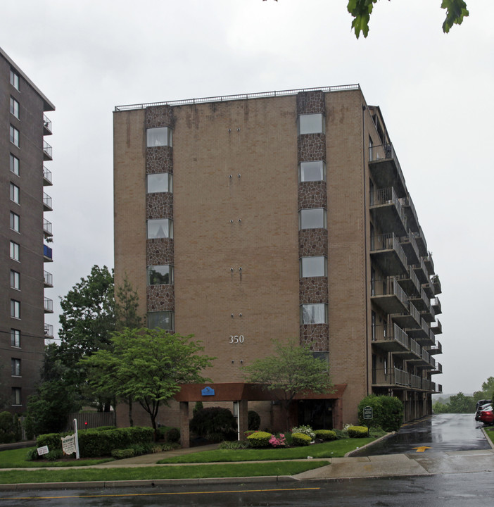 The Newport in Hackensack, NJ - Building Photo