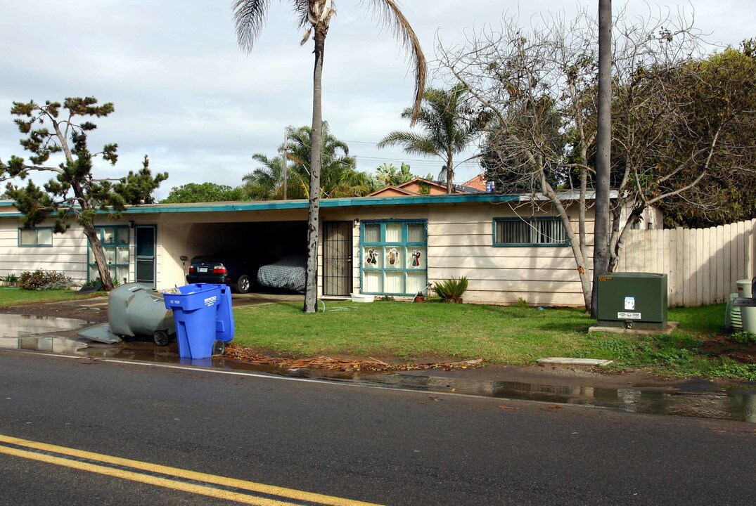 1911-1941 N Vulcan Ave in Encinitas, CA - Building Photo