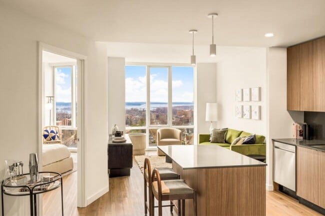 Two Clinton Park in New Rochelle, NY - Building Photo - Building Photo