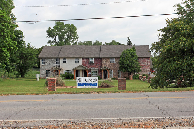 Mill Creek Town Homes in Choctaw, OK - Foto de edificio - Building Photo