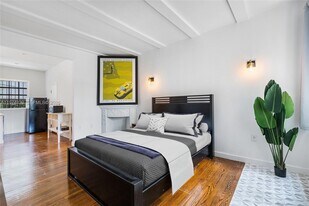 439 15th St in Miami Beach, FL - Building Photo