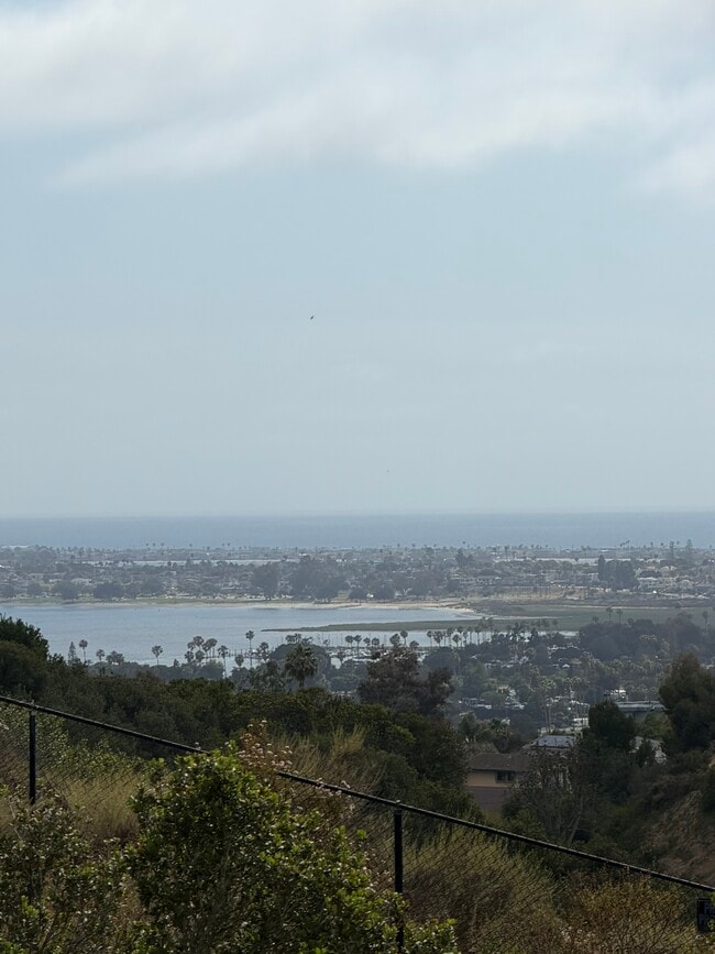 property at 3652 Clairemont Dr