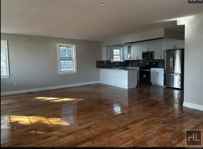 132-11-132160 160th St
