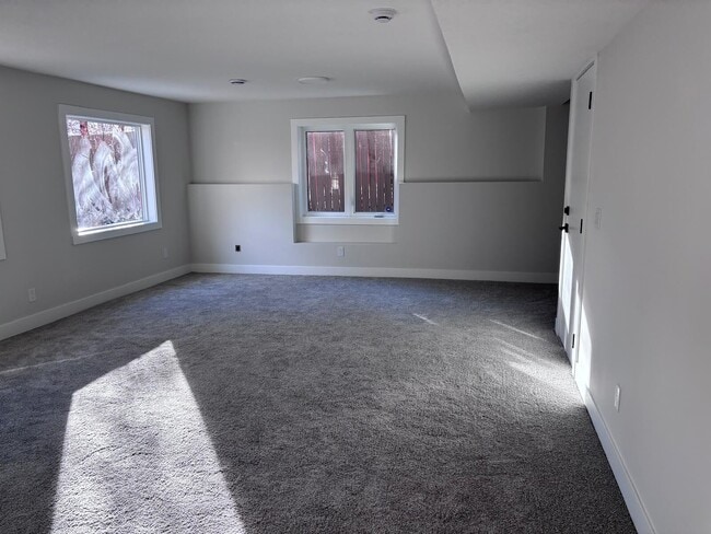 70 Edgebank Cir NW in Calgary, AB - Building Photo - Building Photo