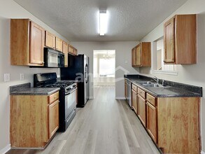 501 Gonzaga Cir in Hampton, GA - Foto de edificio - Building Photo