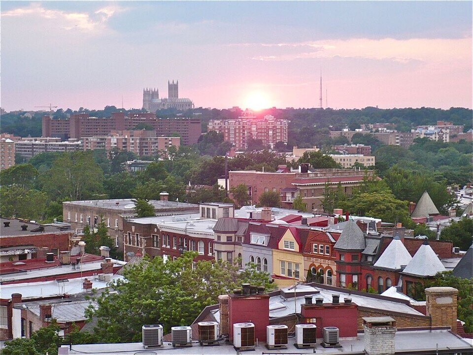 1851 Columbia Rd NW, Unit Apt 706 in Washington, DC - Foto de edificio
