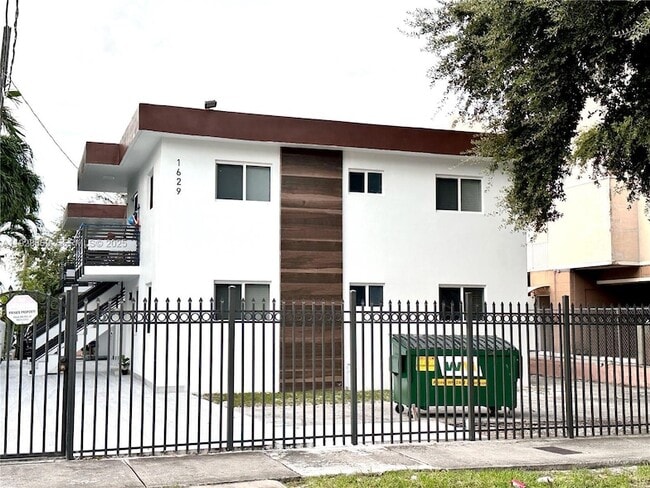 1629 SW 3rd St, Unit 5 in Miami, FL - Building Photo - Building Photo